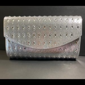 LA REGALE CRISTALCHECK SILVER CLUTCH CROSSBODY